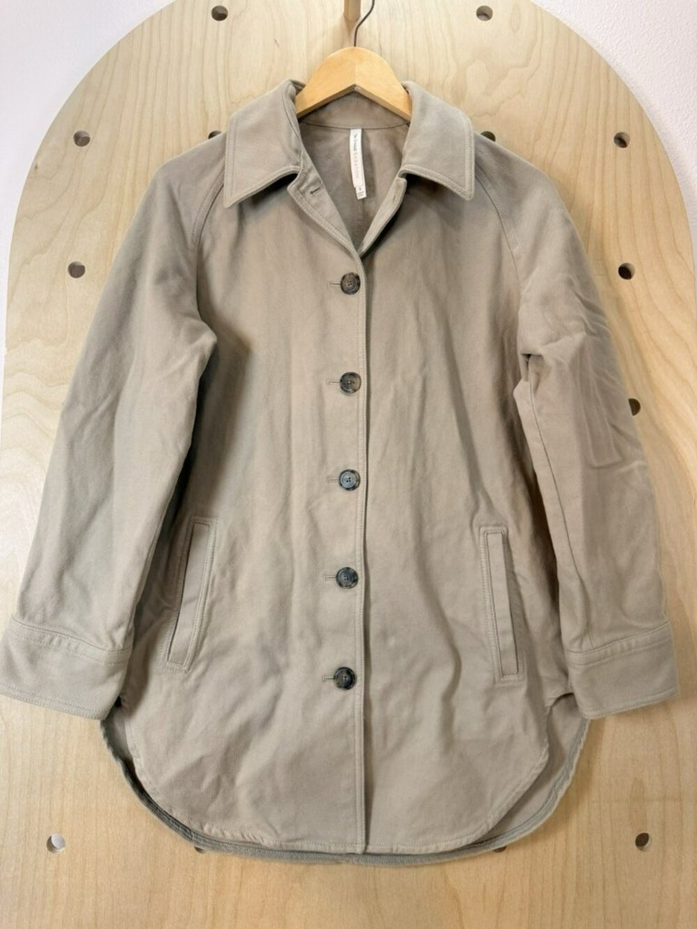 Aritzia The Group by Babaton Balboa Coat Button Down Shacket Dry Basil Green A - Picture 2 of 11